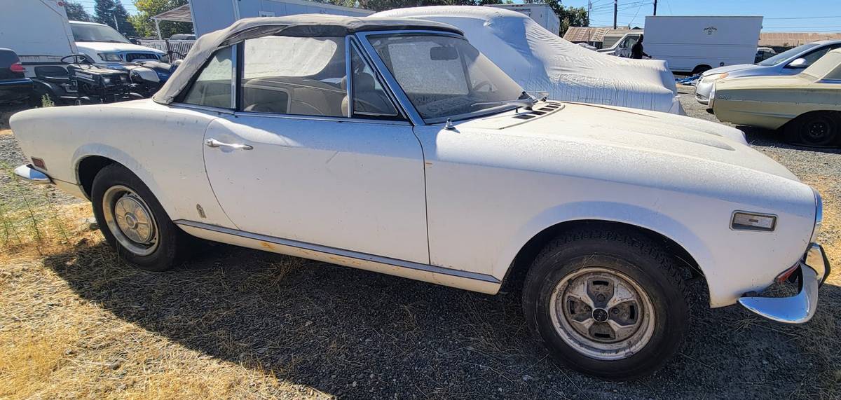 Fiat-124-spider-1973