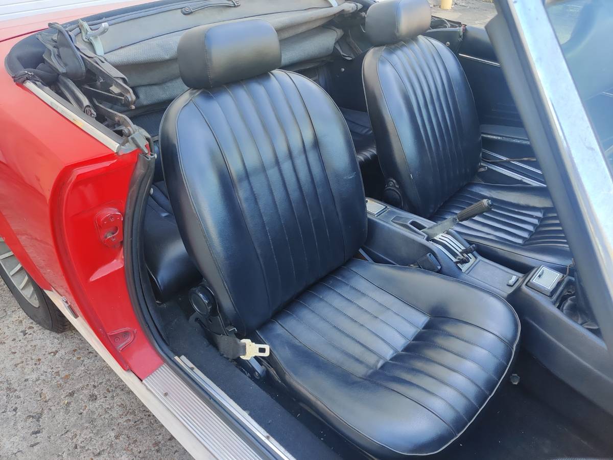 Fiat-124-spider-1976-11