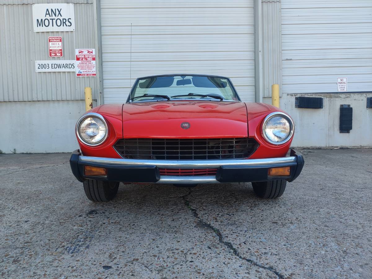 Fiat-124-spider-1976-16