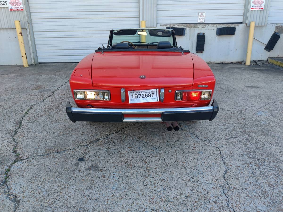 Fiat-124-spider-1976-3