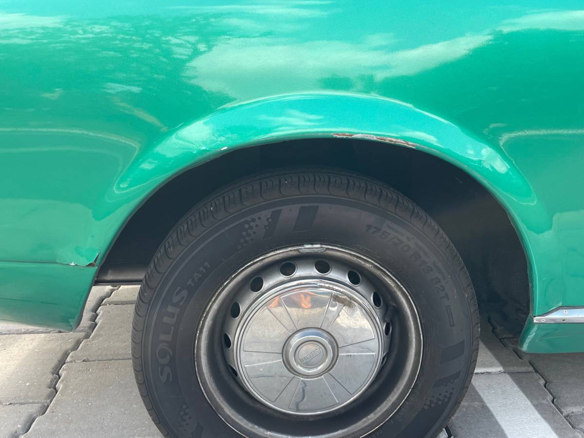 Fiat-124-spider-1977-green-16