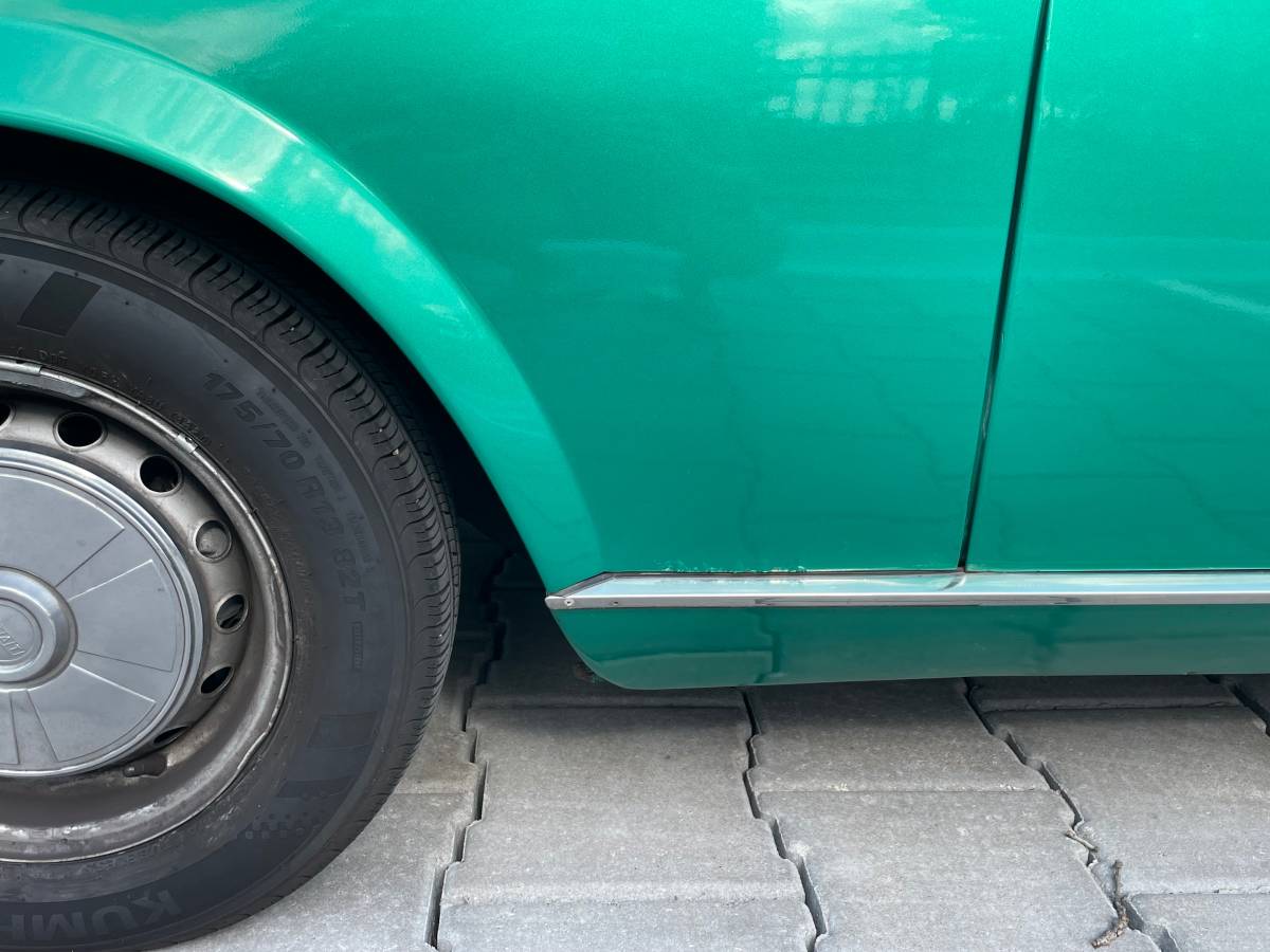 Fiat-124-spider-1977-green-17