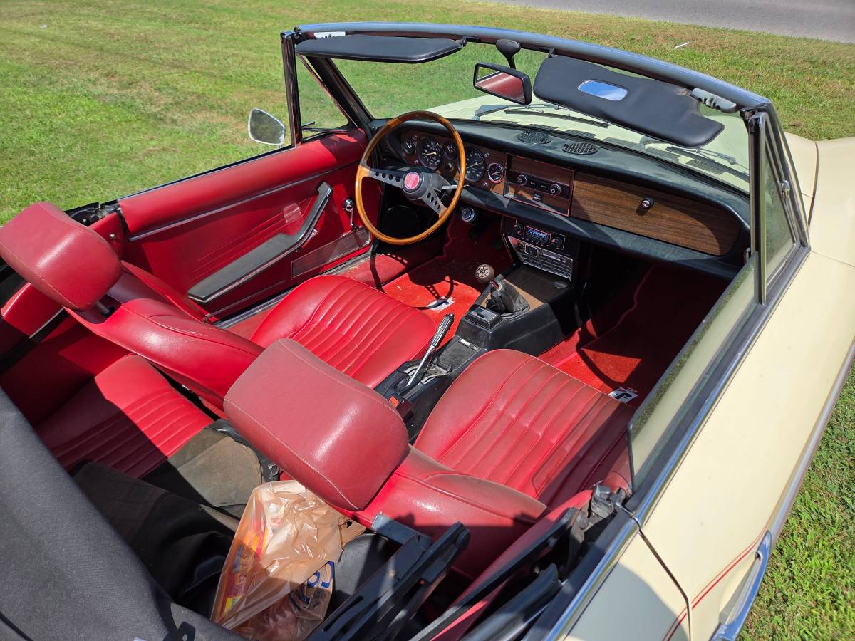 Fiat-124-spider-1978-custom-2
