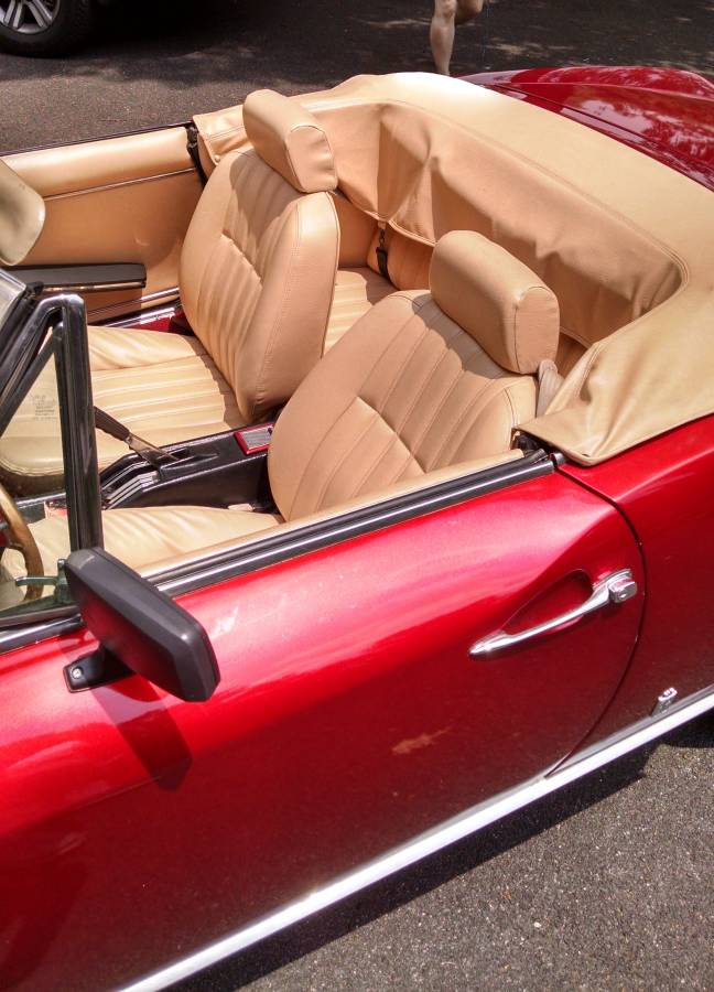 Fiat-124-spider-1978-custom-3