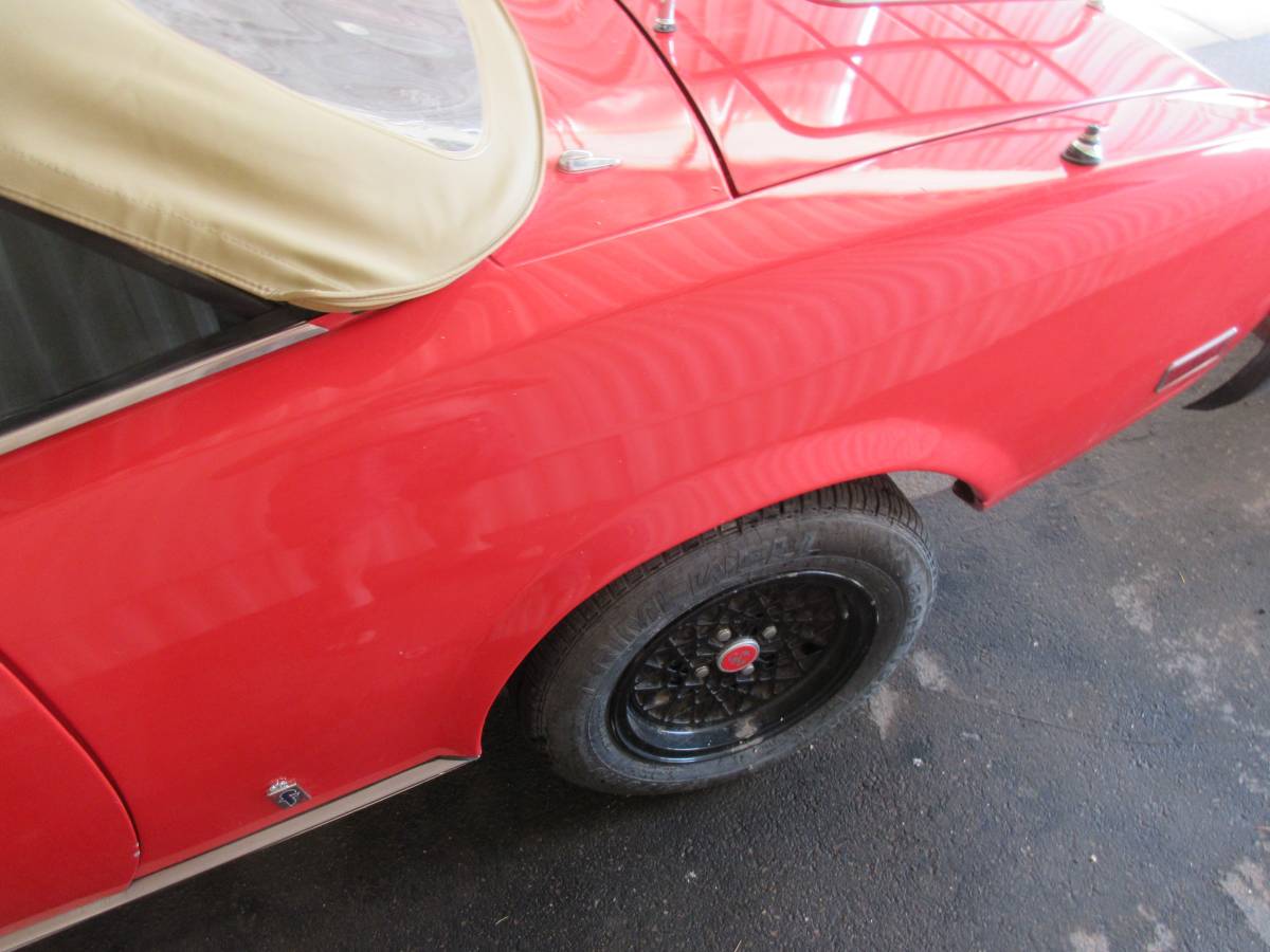 Fiat-124-sports-spiter-1980-red-10