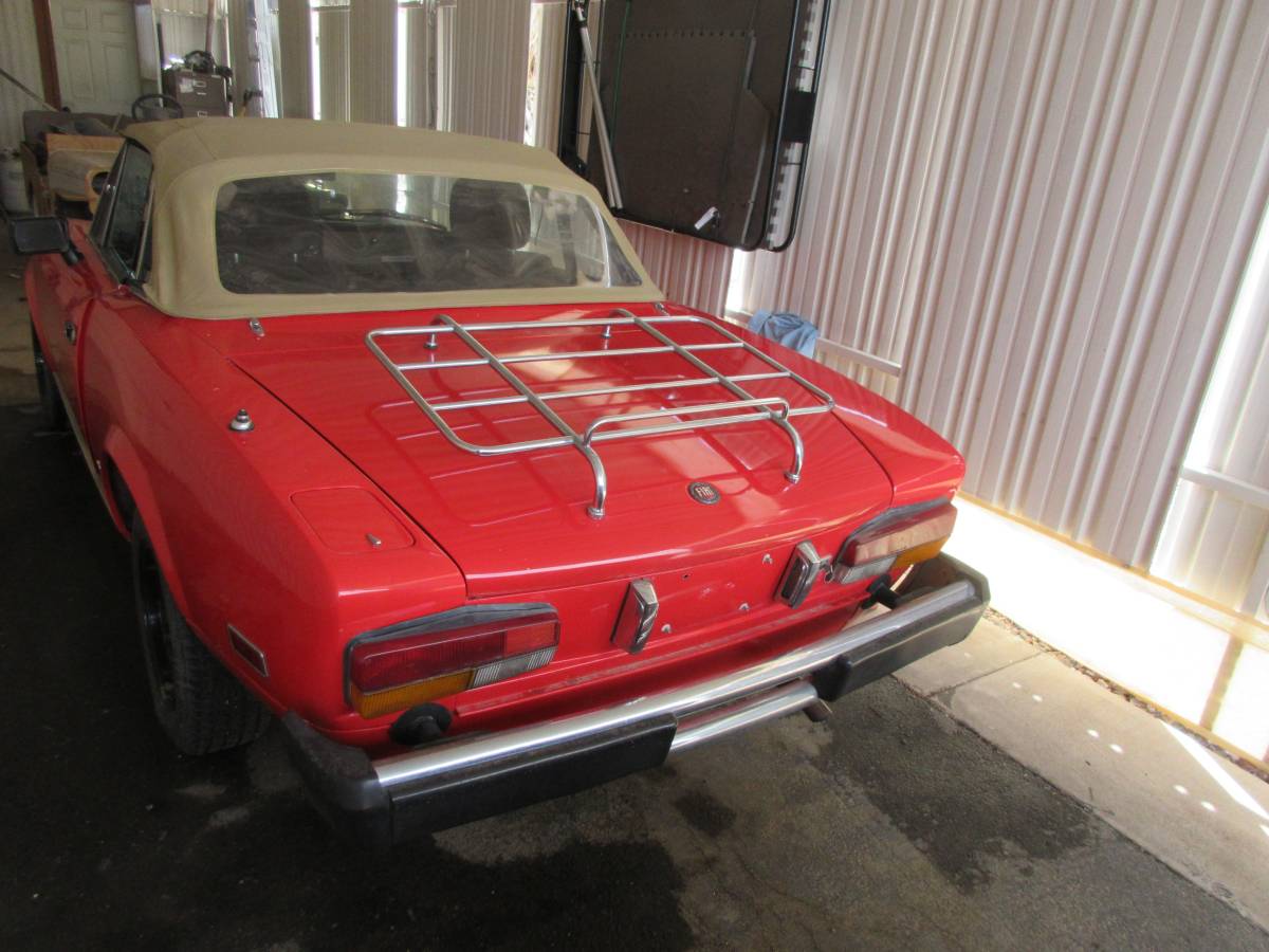 Fiat-124-sports-spiter-1980-red-11
