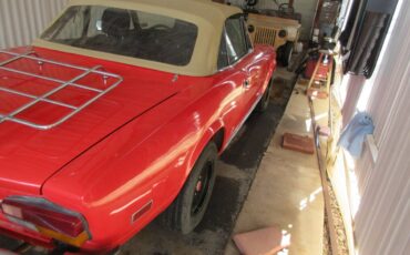 Fiat-124-sports-spiter-1980-red-13