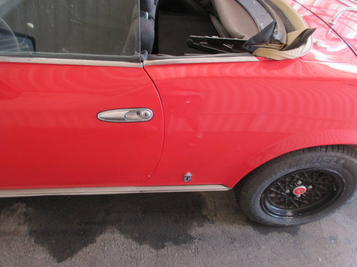 Fiat-124-sports-spiter-1980-red-18