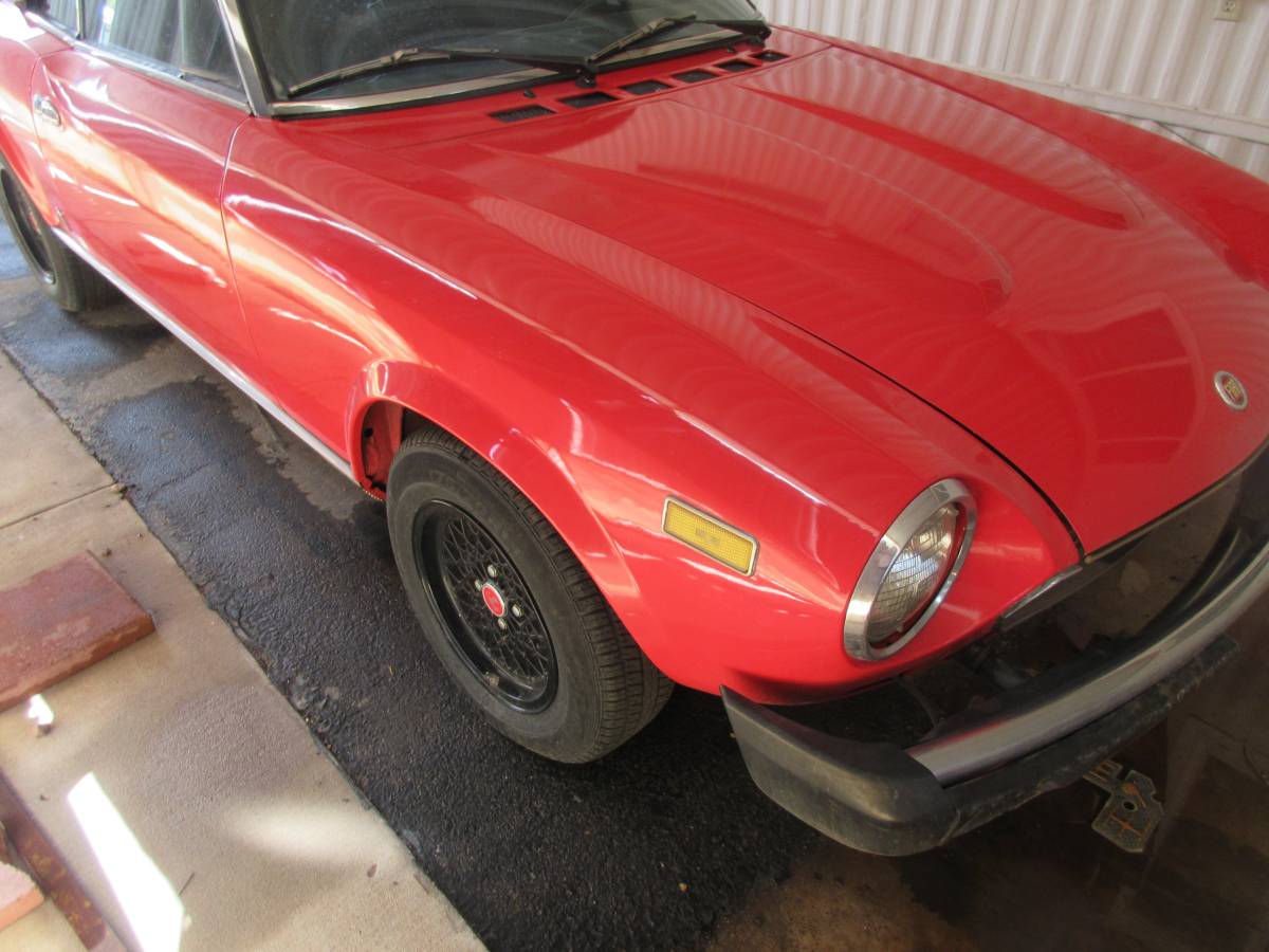 Fiat-124-sports-spiter-1980-red-2