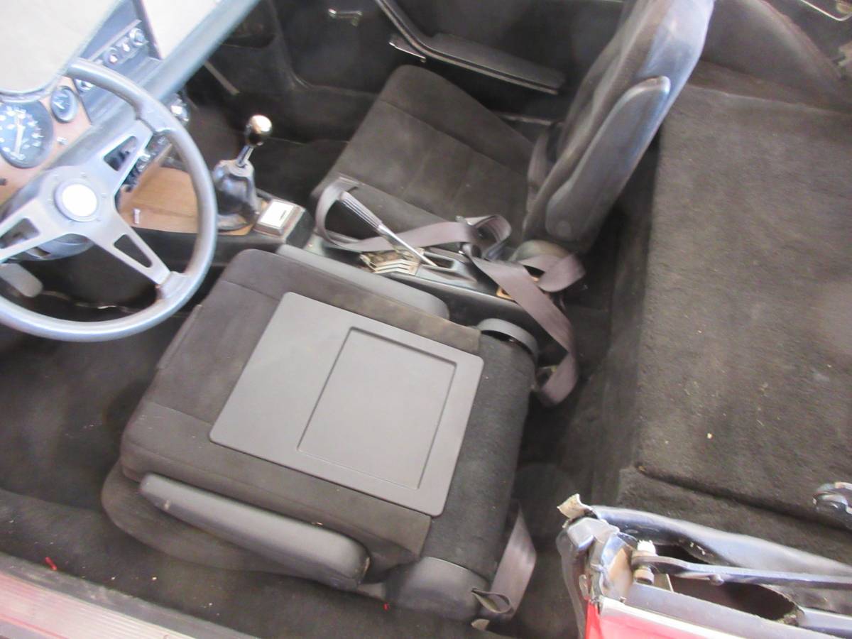 Fiat-124-sports-spiter-1980-red-3