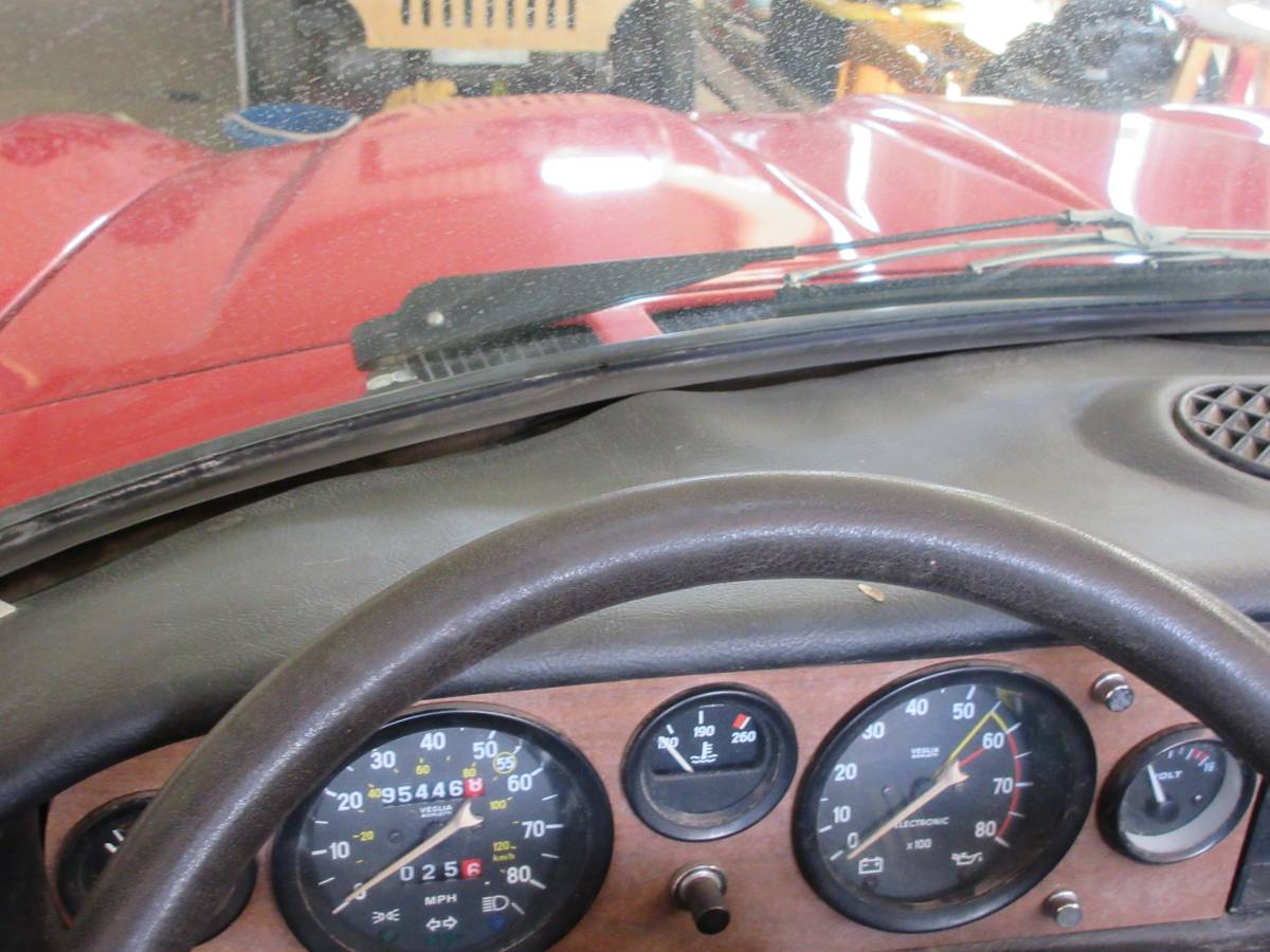 Fiat-124-sports-spiter-1980-red-6