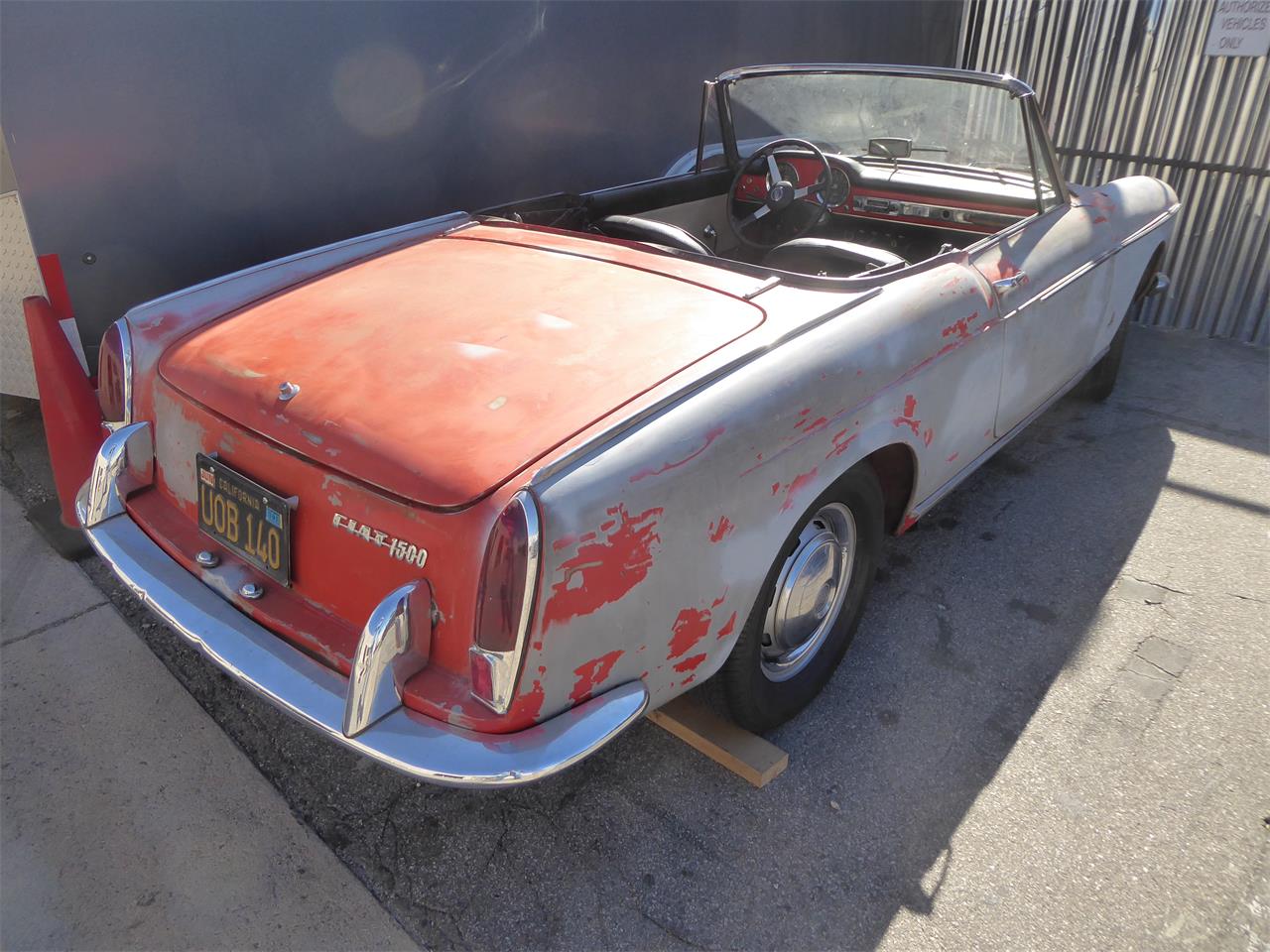 Fiat-1500-1967-RED-BLACK-2