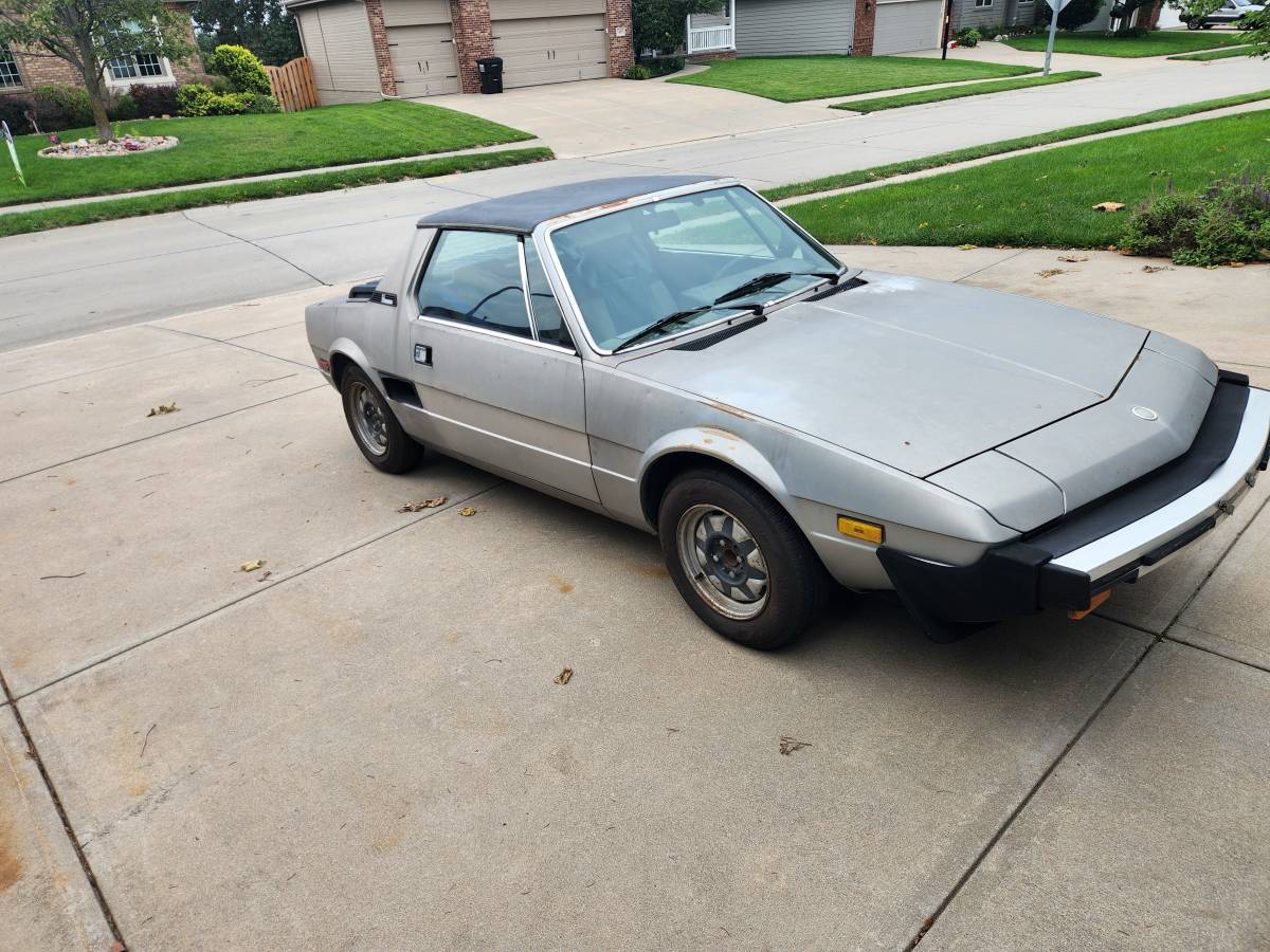 Fiat-1981-grey-6