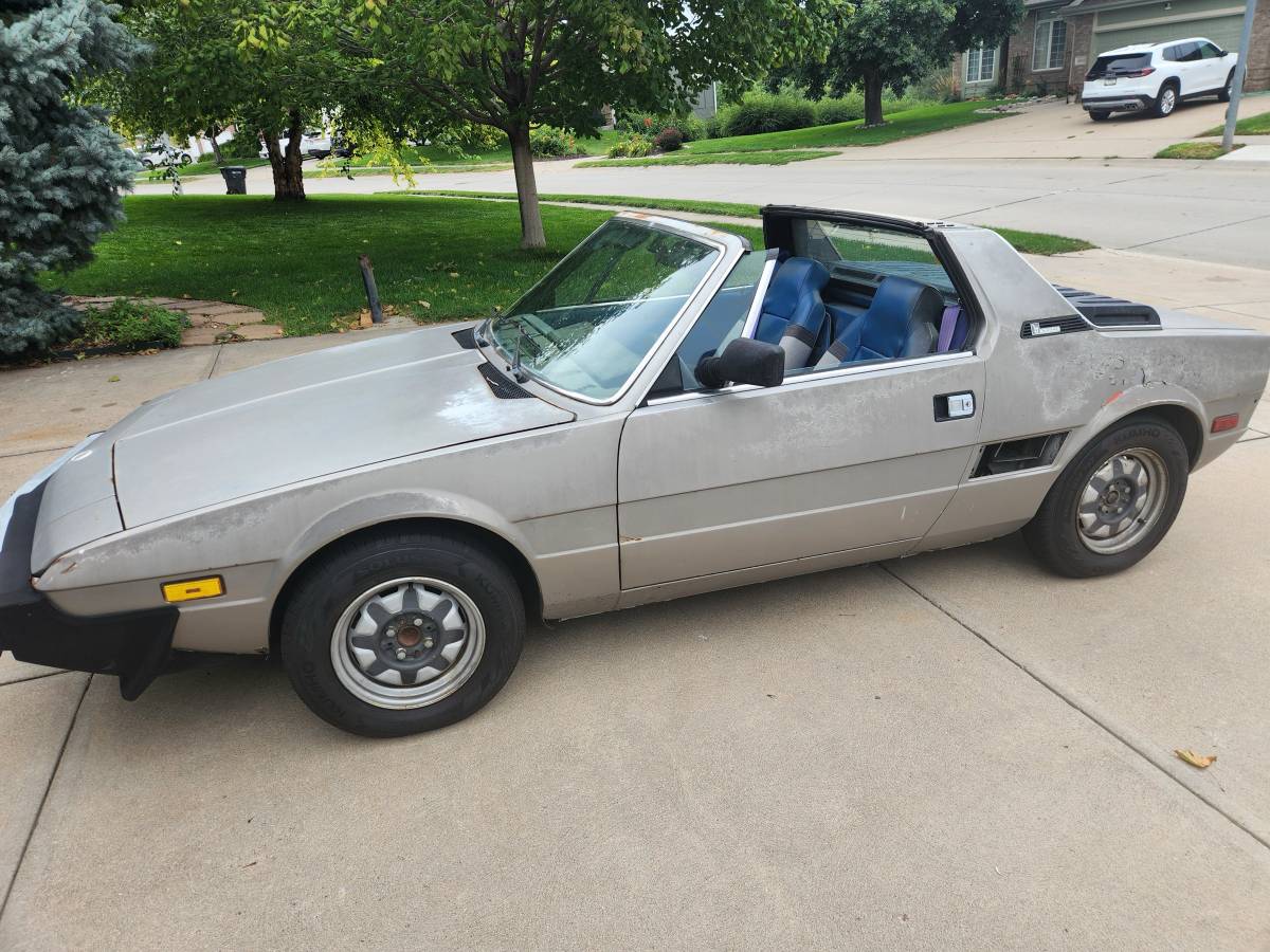 Fiat-1981-grey