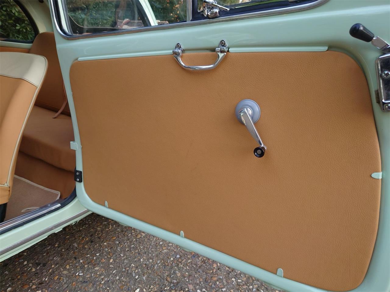 Fiat-500d-1962-Mint-Green-Tan-26