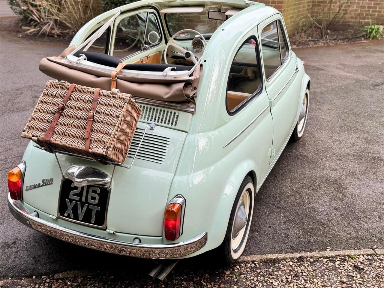 Fiat-500d-1962-Mint-Green-Tan-35