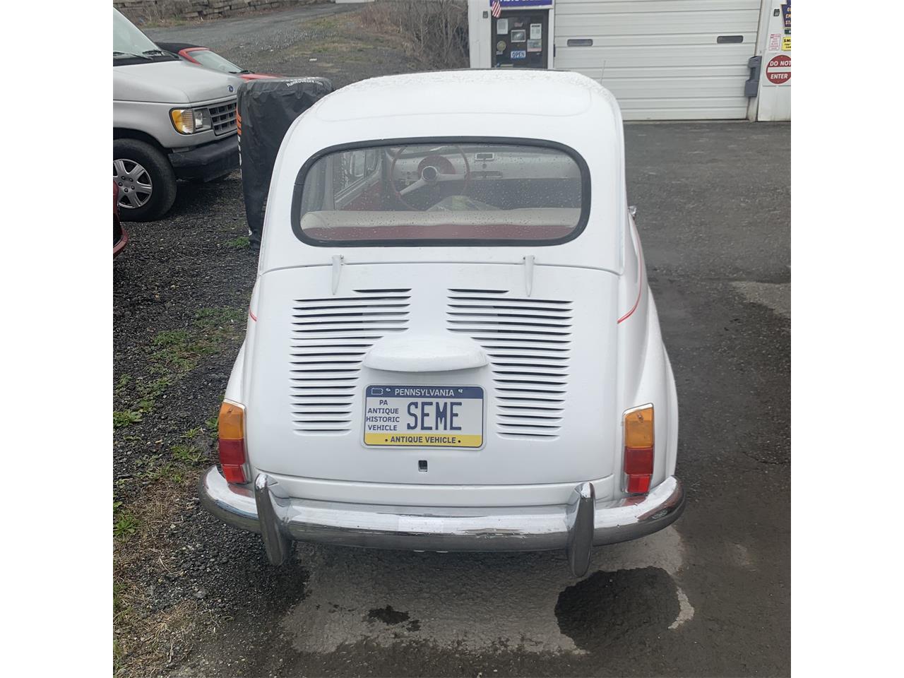 Fiat-600-1966-White-with-red-strip-Red-and-white-3