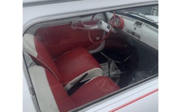 Fiat-600-1966-White-with-red-strip-Red-and-white-7