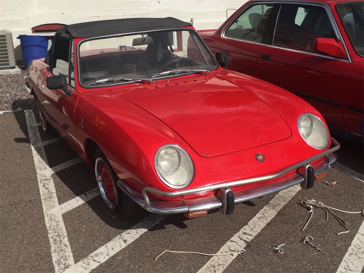 Fiat-850-1967-Ferrari-red-black