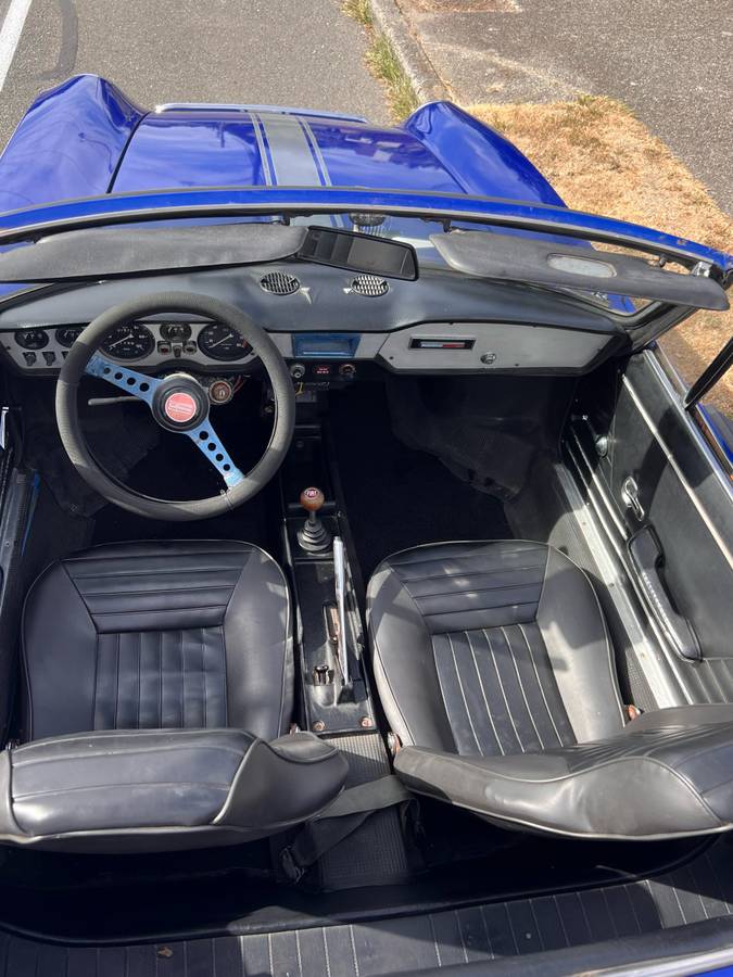 Fiat-850-spider-1972-blue-11