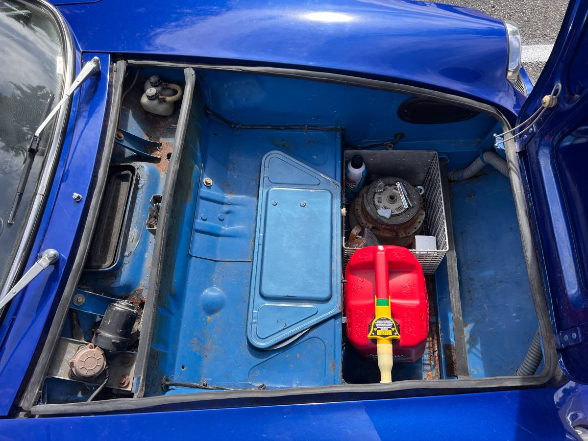 Fiat-850-spider-1972-blue-14