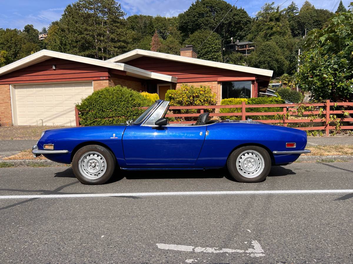 Fiat-850-spider-1972-blue-4