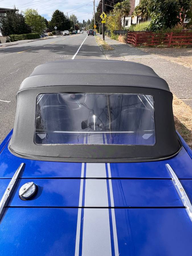 Fiat-850-spider-1972-blue-9
