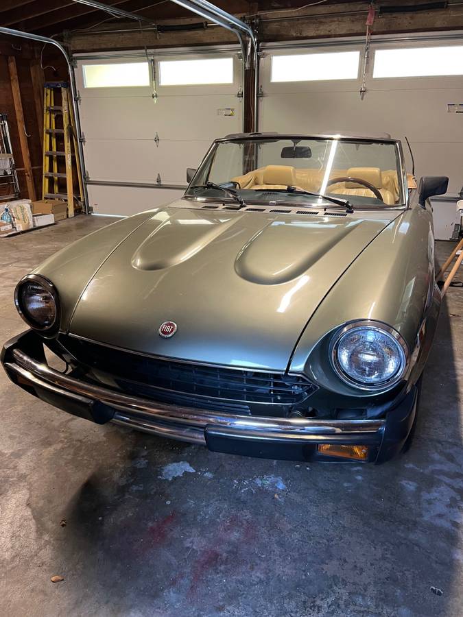 Fiat-spider-124-1981-green-6
