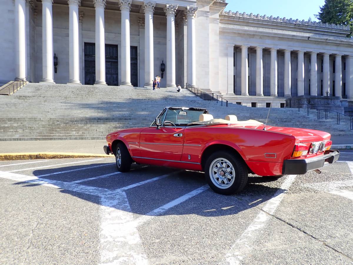 Fiat-spyder-2000-1982-red-4