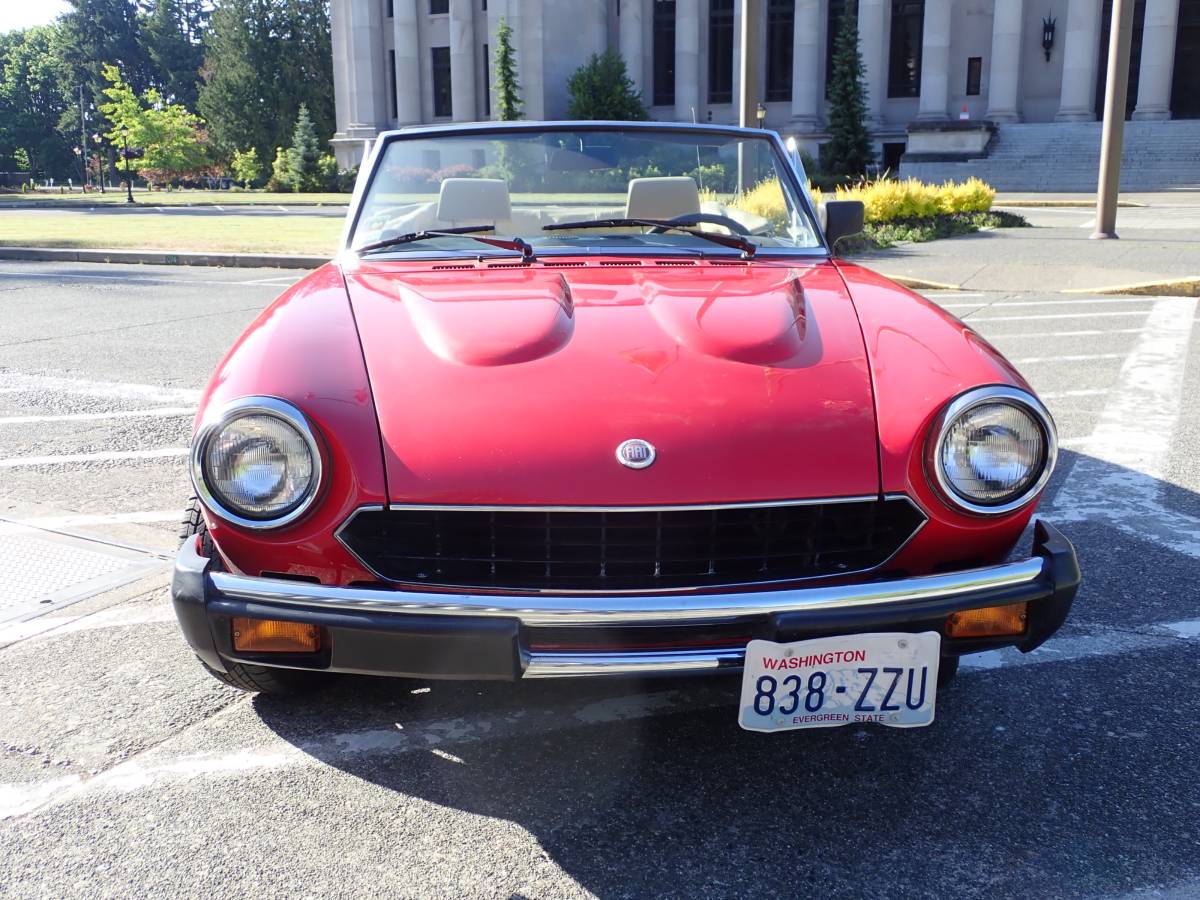 Fiat-spyder-2000-1982-red-6