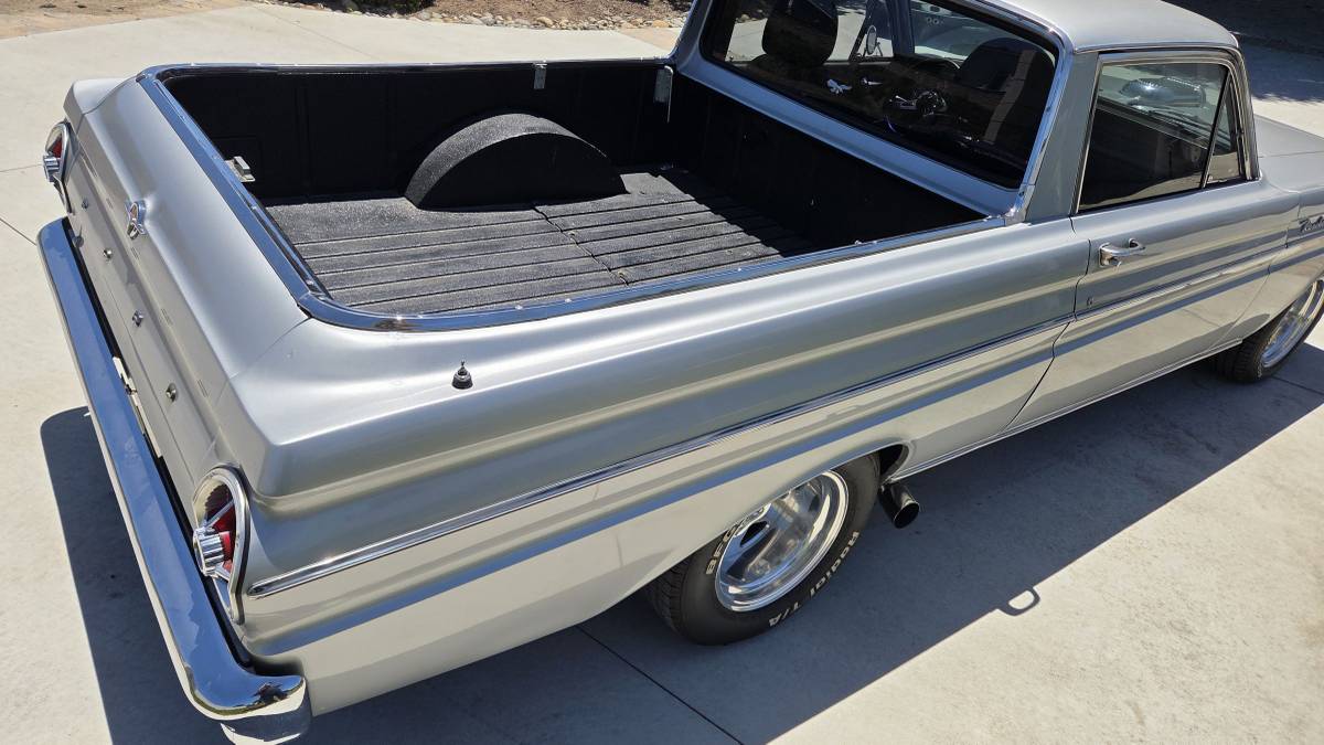 Fird-ranchero-1965-silver-13