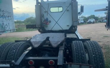 Fld120-freightliner-diesel-1995-white-1