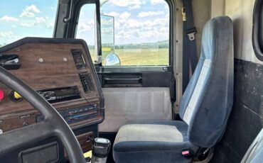 Fld120-freightliner-diesel-1995-white-4