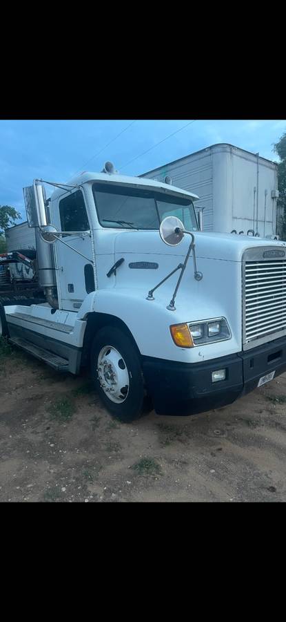Fld120-freightliner-diesel-1995-white