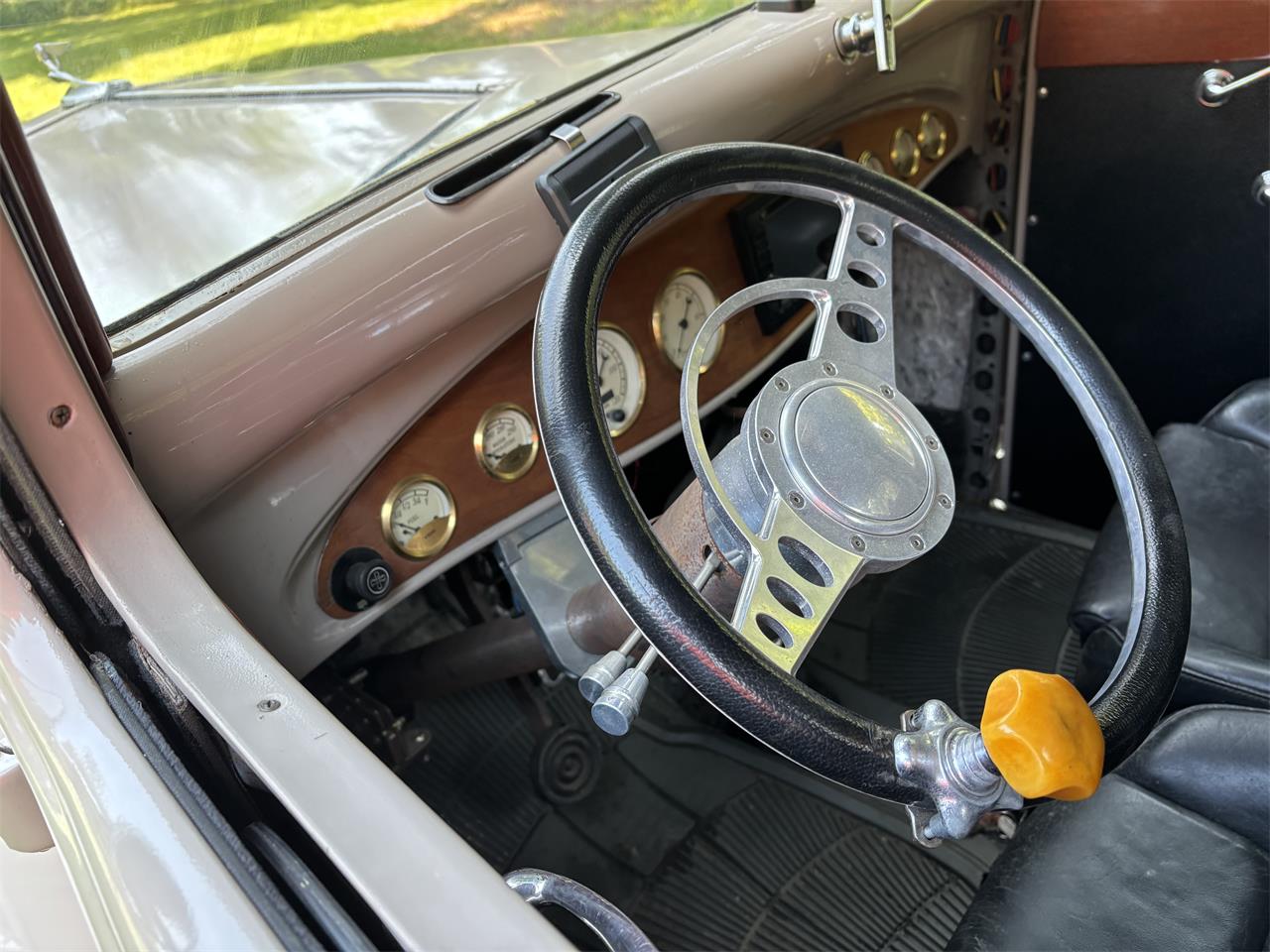 Ford-1-12-ton-pickup-1935-Beige-BeigeWoodBlack-1