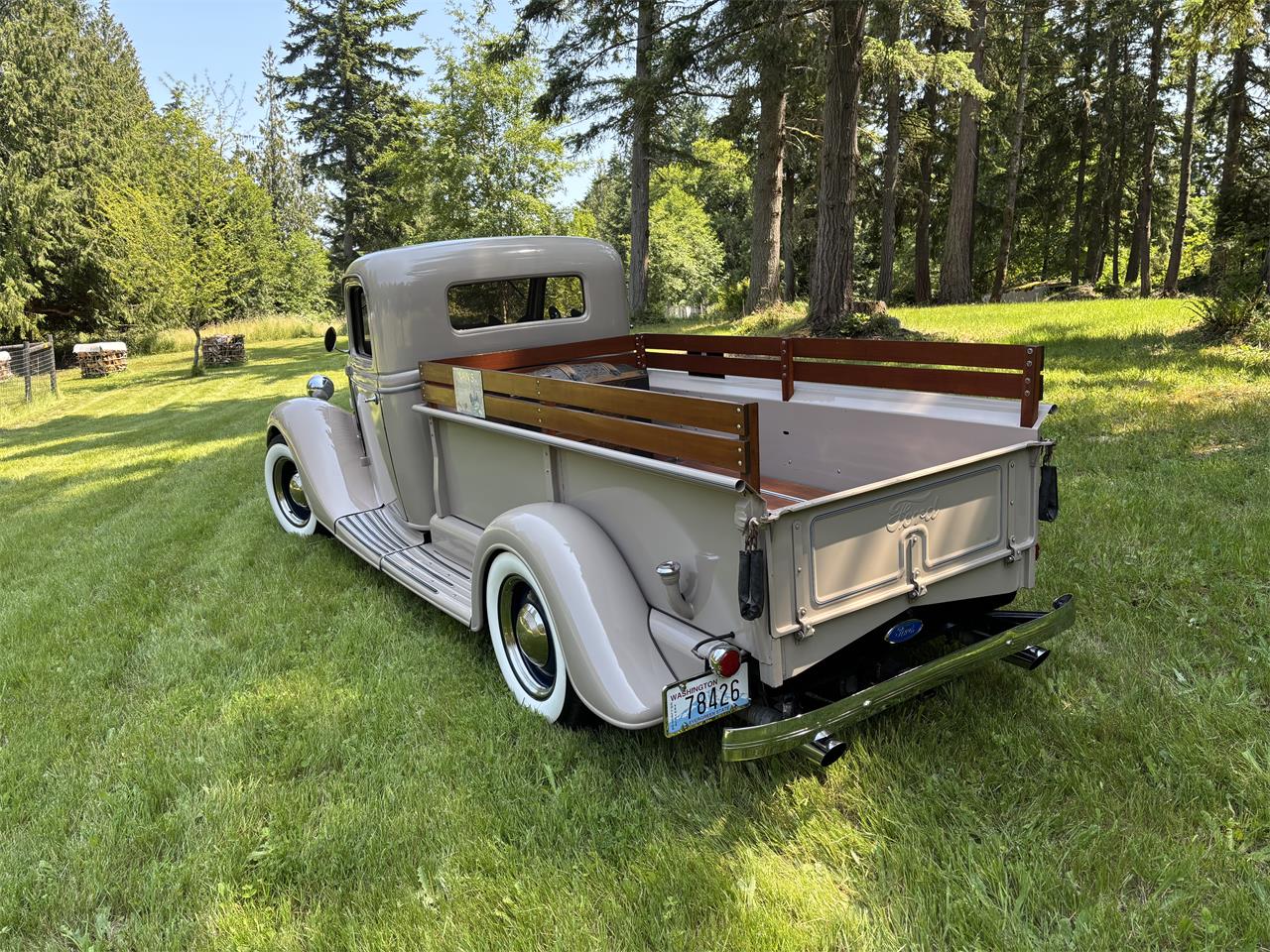 Ford-1-12-ton-pickup-1935-Beige-BeigeWoodBlack-11
