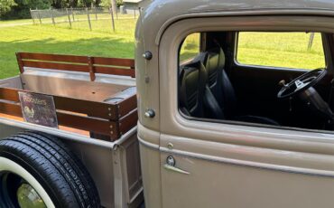 Ford-1-12-ton-pickup-1935-Beige-BeigeWoodBlack-19