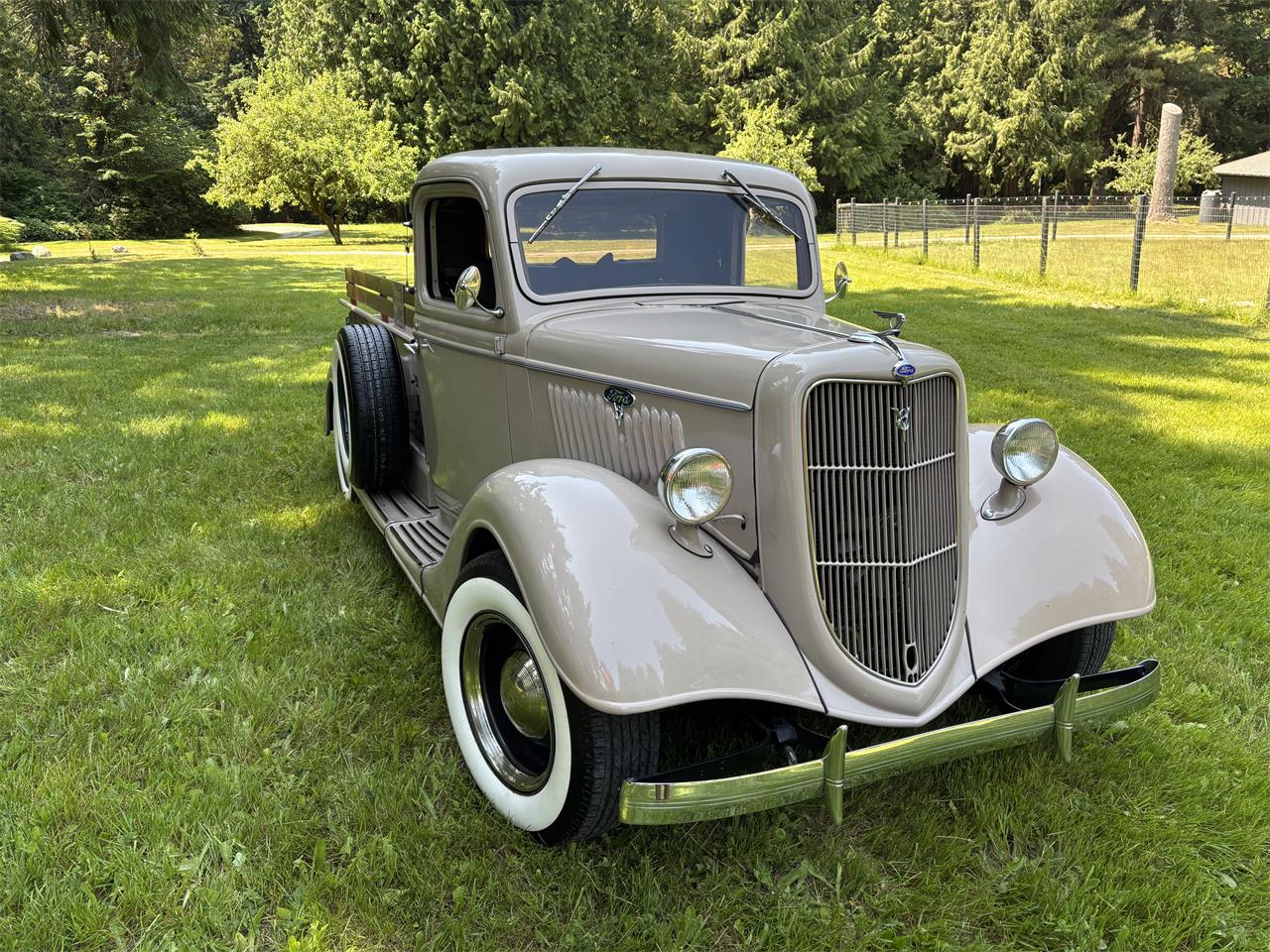 Ford-1-12-ton-pickup-1935-Beige-BeigeWoodBlack-22