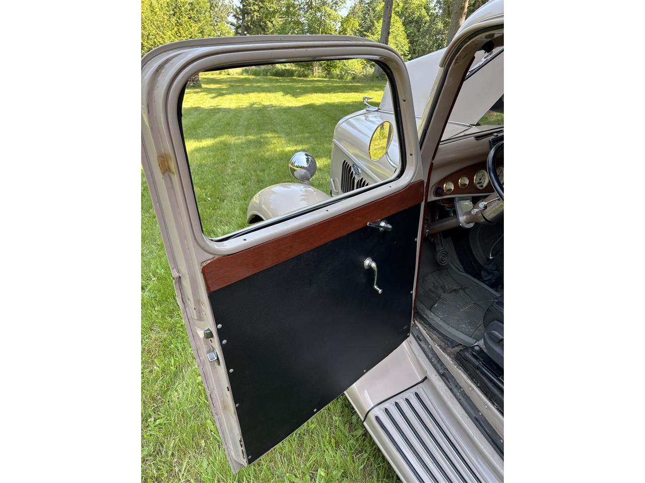 Ford-1-12-ton-pickup-1935-Beige-BeigeWoodBlack-28