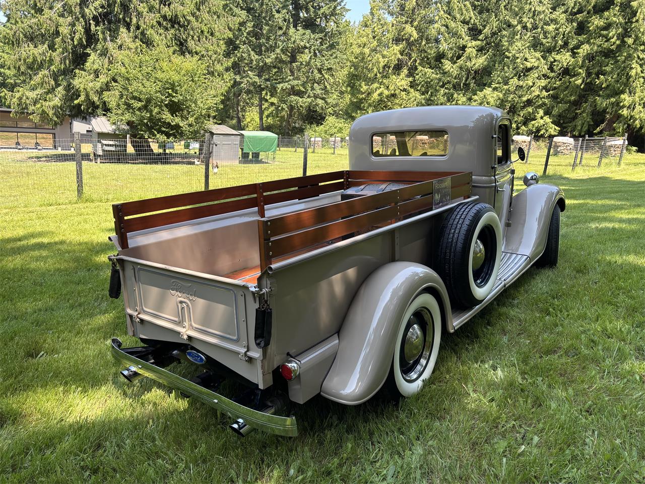 Ford-1-12-ton-pickup-1935-Beige-BeigeWoodBlack-52