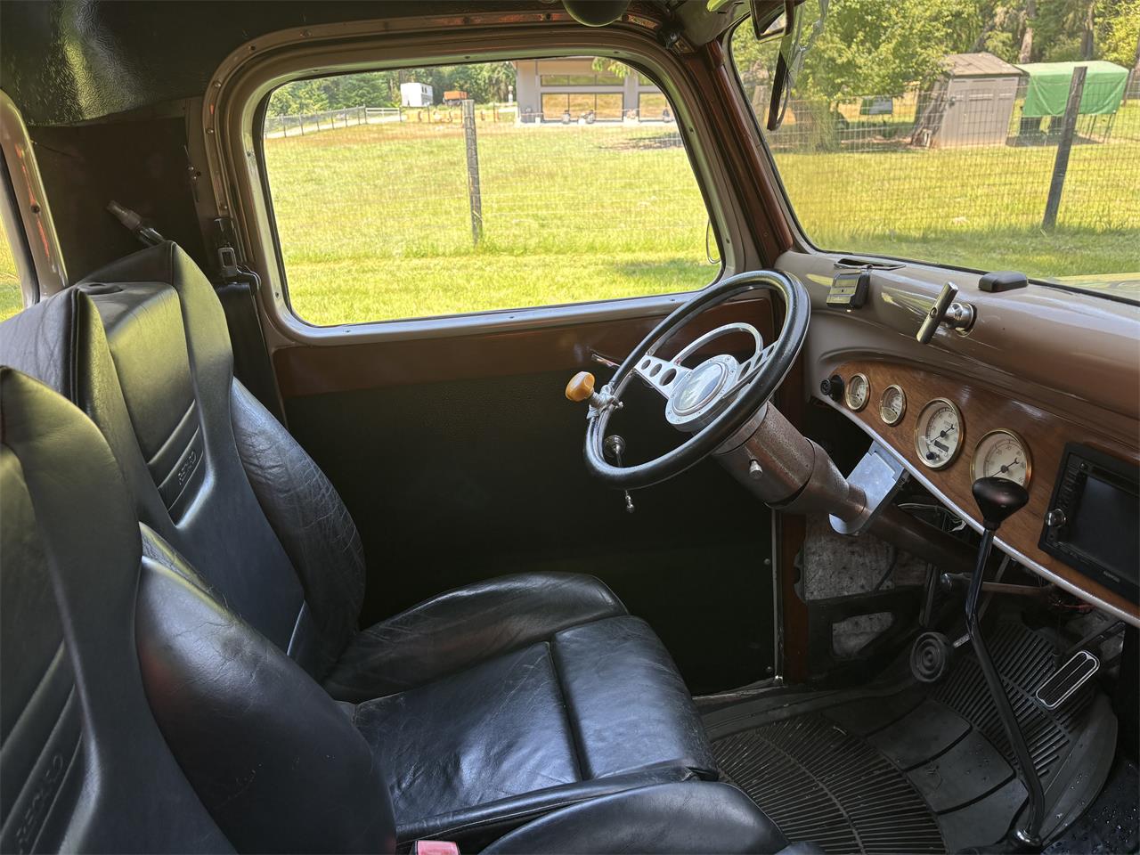 Ford-1-12-ton-pickup-1935-Beige-BeigeWoodBlack-54