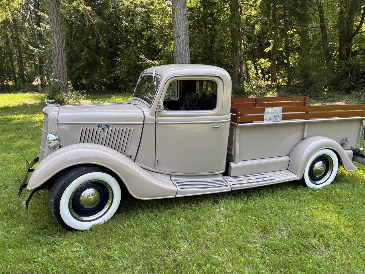 Ford-1-12-ton-pickup-1935-Beige-BeigeWoodBlack-8