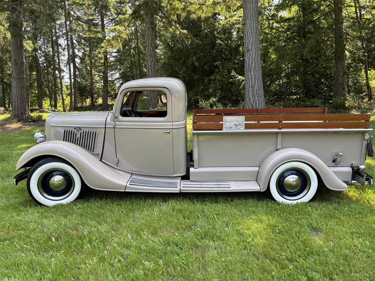 Ford-1-12-ton-pickup-1935-Beige-BeigeWoodBlack-9