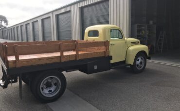 Ford-1-12-ton-pickup-1948-Yellow-Blue-14