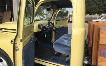 Ford-1-12-ton-pickup-1948-Yellow-Blue-2