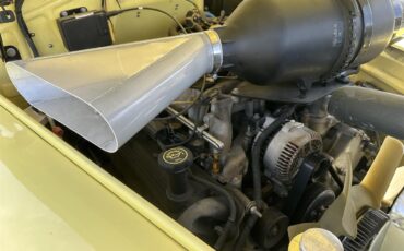 Ford-1-12-ton-pickup-1948-Yellow-Blue-26