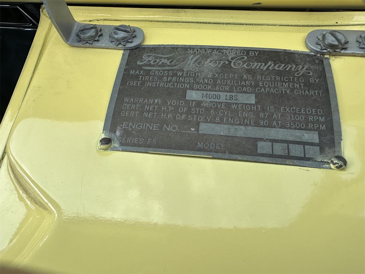 Ford-1-12-ton-pickup-1948-Yellow-Blue-30