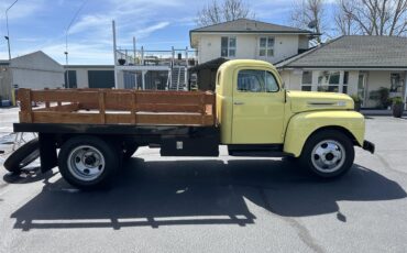Ford-1-12-ton-pickup-1948-Yellow-Blue-38