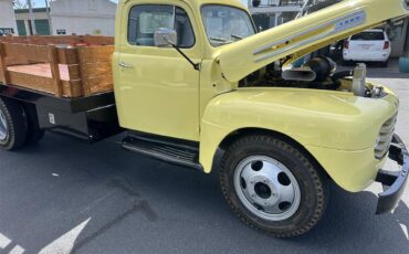 Ford-1-12-ton-pickup-1948-Yellow-Blue-41