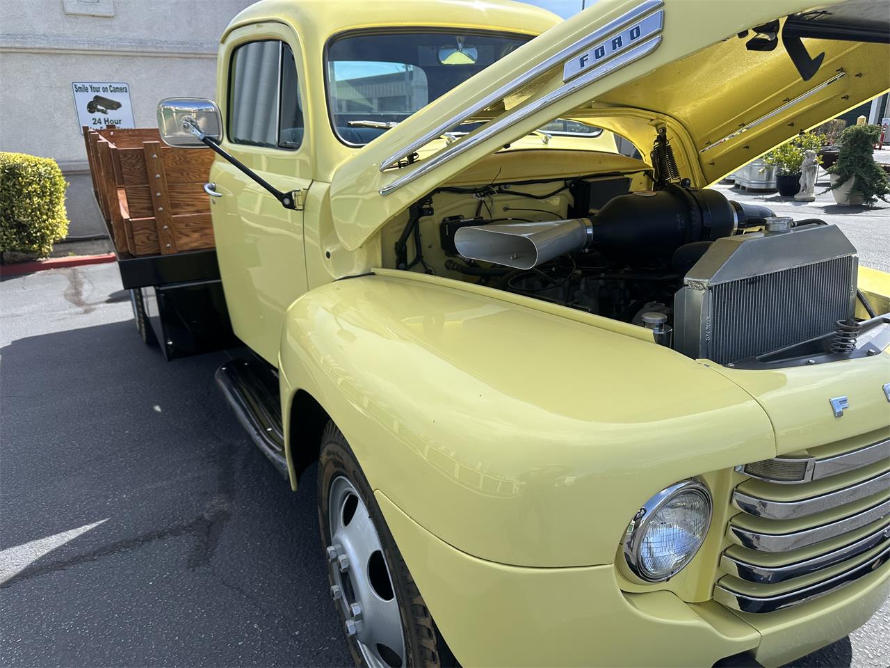 Ford-1-12-ton-pickup-1948-Yellow-Blue-5